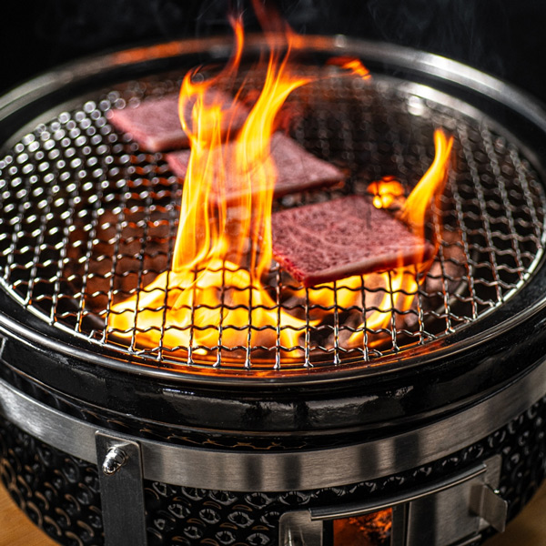 BBQ-KAMADO-HIBACHI---Churrasqueira-redonda-com-grill-e-chapa